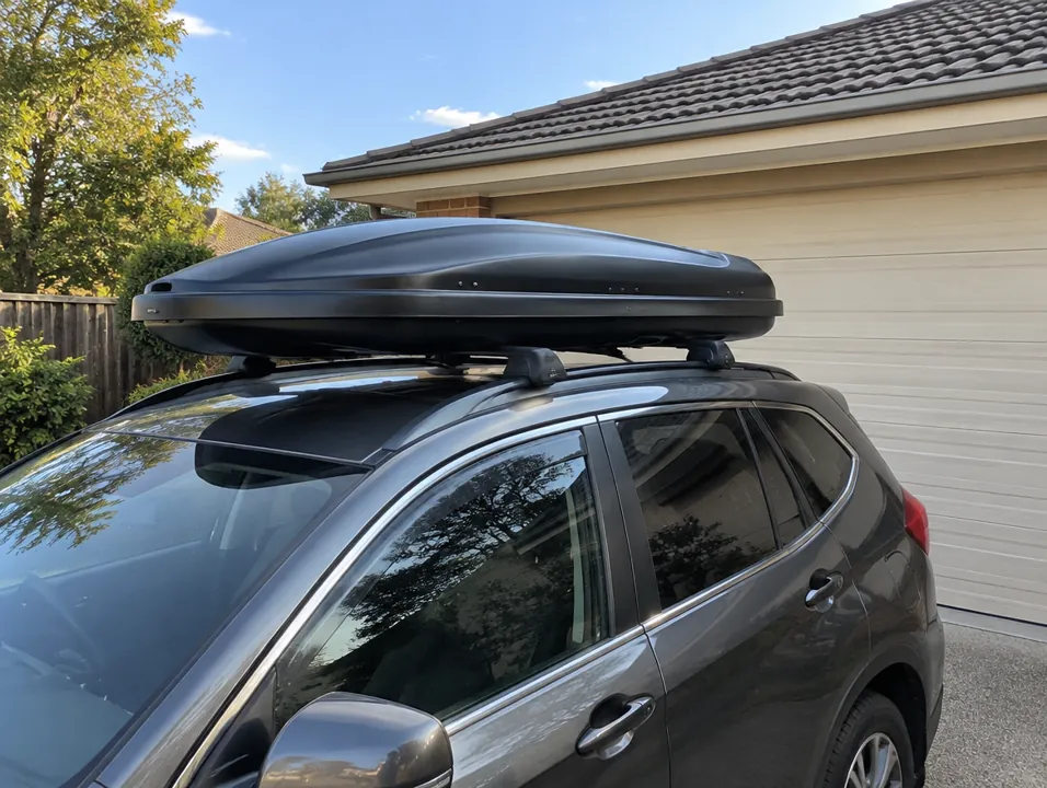Roof box